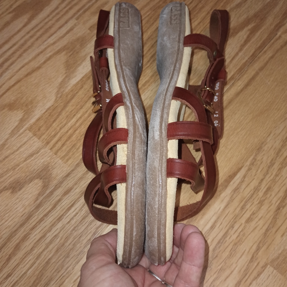 NWOT G.H. Bass Comfort Sandals. Leather. Brown. Women's 9 M - Picture 6 of 8